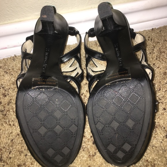 Black Naturalizer Heels - Picture 4 of 4